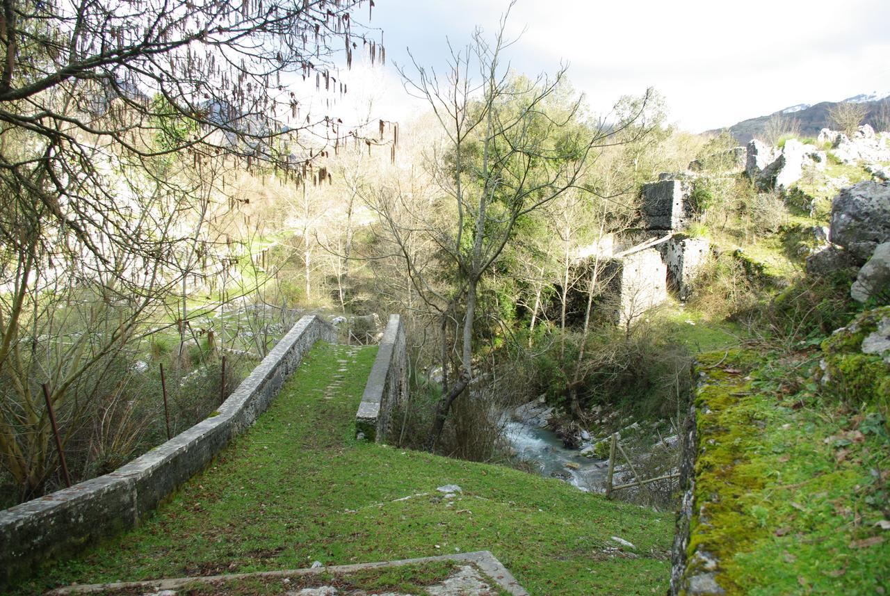 Le Due Lanterne Hotel Aieta Exterior foto